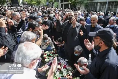  آیت الله موسوی بجنوردی