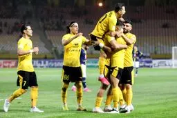 سپاهان 4-1 نفت: مو رایس امتیازاتش را پس می‌گیرد