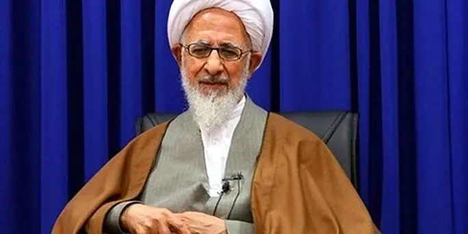 توضیحات آیت‌الله جوادی آملی درباره نمازی که بر پیکر رهبر شهید اقامه کردند