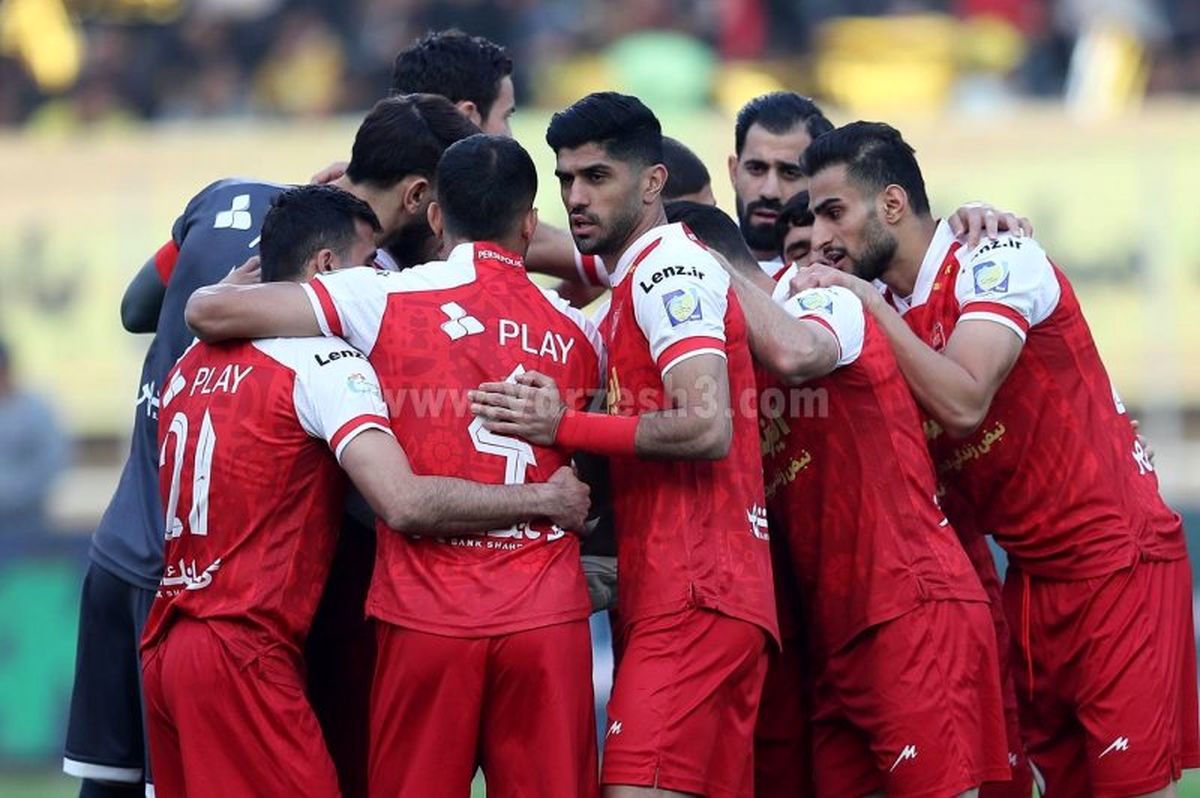 پرسپولیس، پشت درهای بسته مقابل نساجی