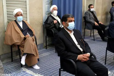 رهبر انقلاب سران