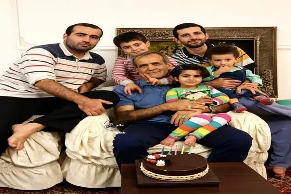 رئیس جمهور ۷۲ ساله ایران + عکس