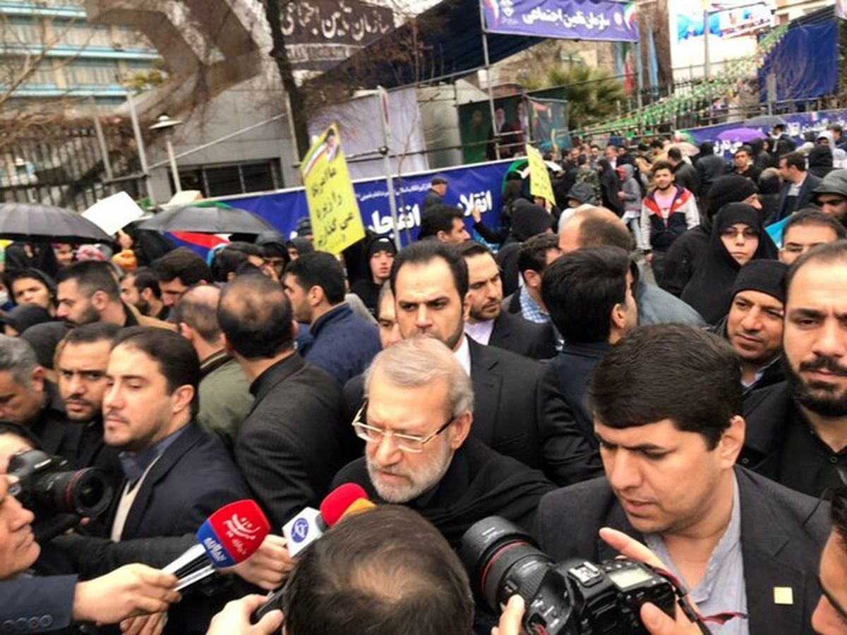 لاریجانی: ملت ایران می‌خواهد مشکلاتش را خودش حل کند