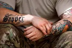 خالکوبی عامل معافیت از سربازی است ؟