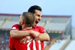 شیری با فریاد به سوی استقلال (عکس)