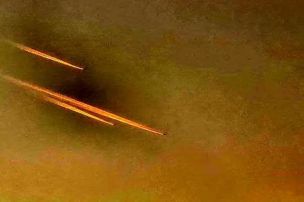 پرواز اسکادران های سه فروندی جنگنده های ارتش + فیلم