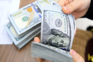 حباب دلار ترکید
