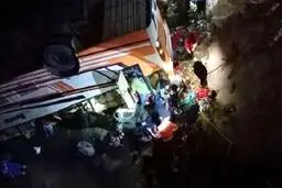 سقوط اتوبوس در رودخانه‌ای در نپال با ۲۵ کشته و زخمی