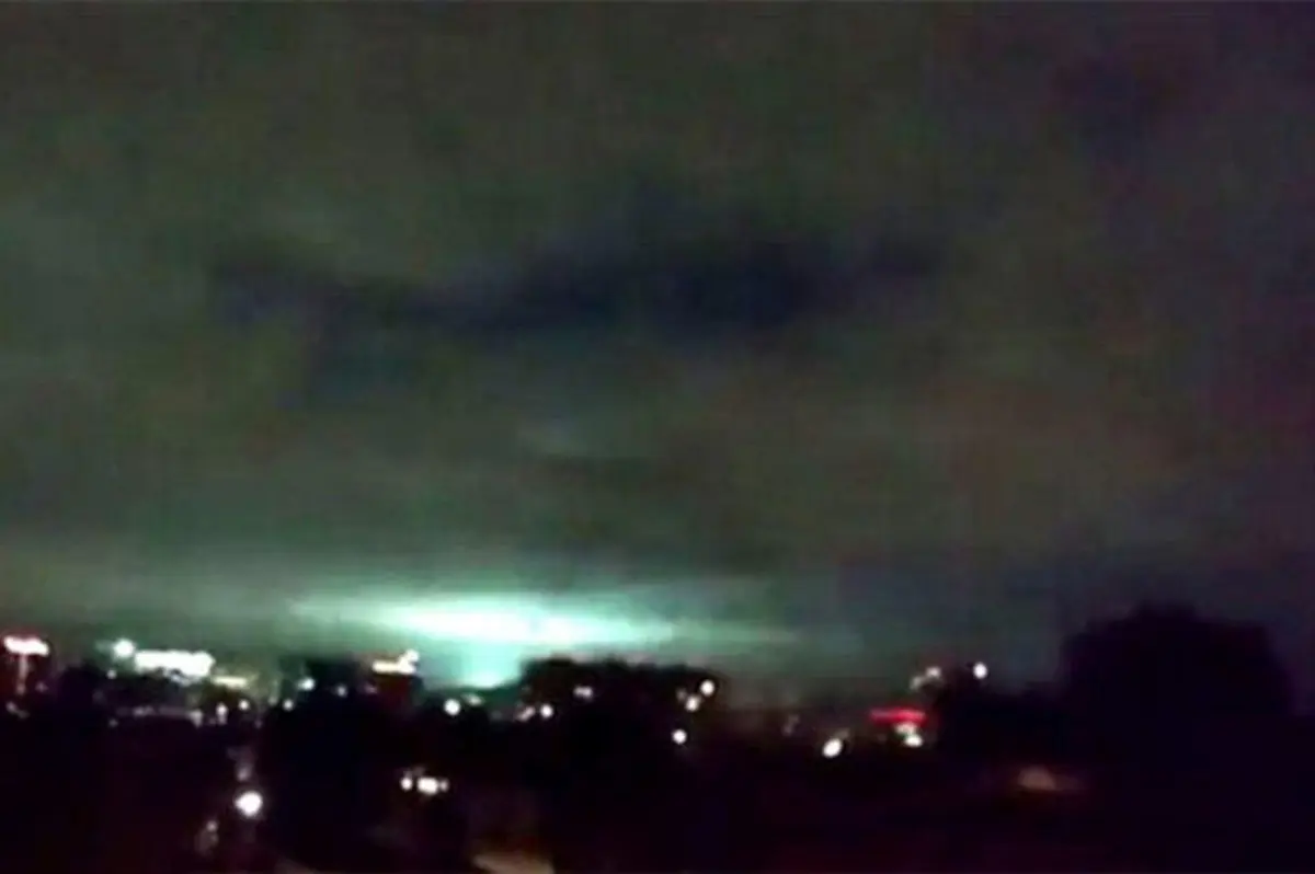 دلیل ایجاد نور در آسمان هنگام زلزله چیست؟