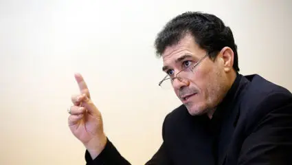 اگر ایران را در مرزهای ملی‌اش حبس کنیم خفه می‌شود