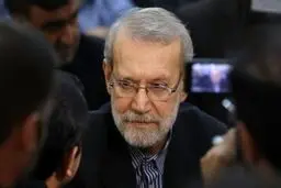 لاریجانی : ایران هیچ وقت پرچم مذاکره را پایین نمی‌گذارد