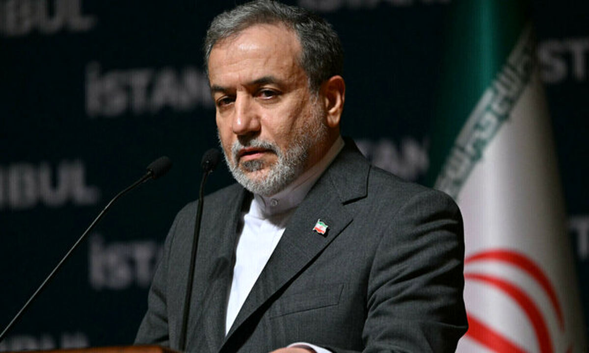 عراقچی: ترور بزدلانه رهبران یمنی که با نقض حاکمیت سرزمینی یمن همراه بود