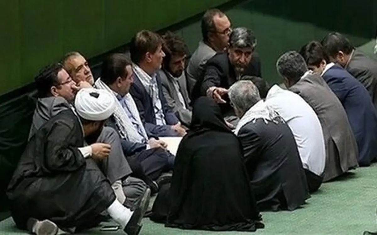 اعتراض روزنامه اطلاعات از بی‌توجهی مجلس به مسمومیت دانش‌آموزان