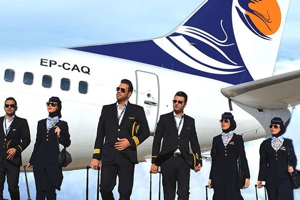 شرایط استخدام مهماندار هواپیما + مهارت‌های مورد نیاز