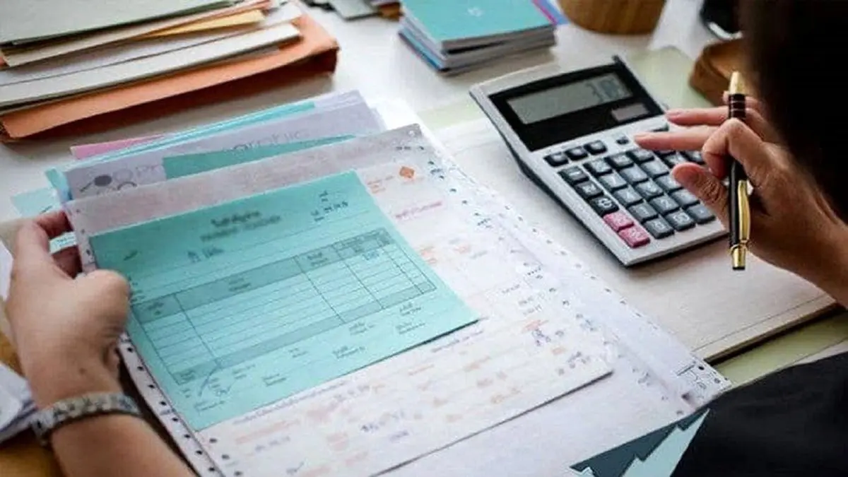 روزنامه دولتی ایران: انتشار فیش حقوق مدیران دولتی؛ فردا