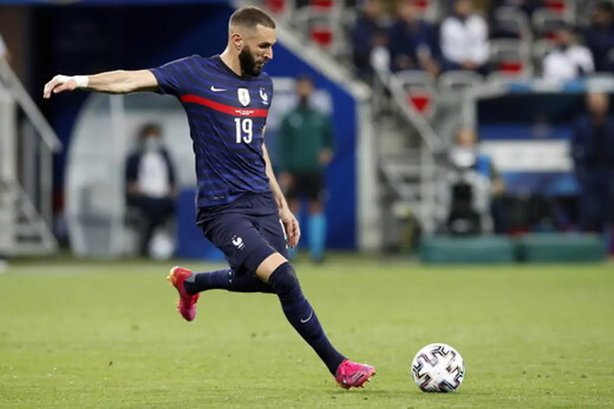 عکس کریم بنزما در جشنواره فیلم کن