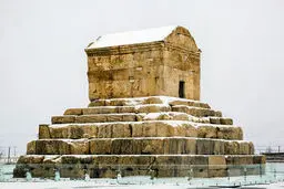 بارش شدید برف در پاسارگاد و آرامگاه کوروش