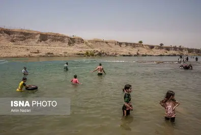 شنا در رودخانه