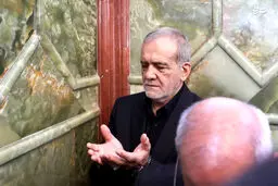 مسعود پزشکیان در مراسم شب سوم محرم تهران