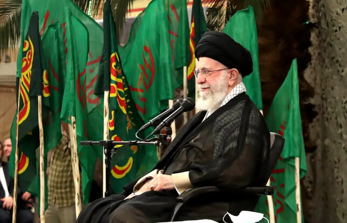 رهبر انقلاب: هدف دشمن انقلاب اسلامی بود