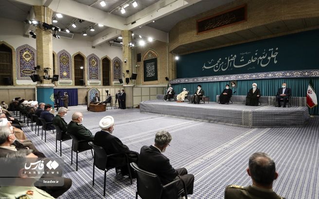 تصاویر دیدار مسئولان نظام و میهمانان وحدت اسلامى‌ با رهبر انقلاب