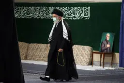 تصاویر رهبر انقلاب در شب عاشورای حسینی