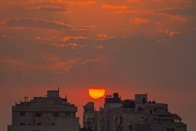 ابر ماه 