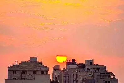 ابر ماه 