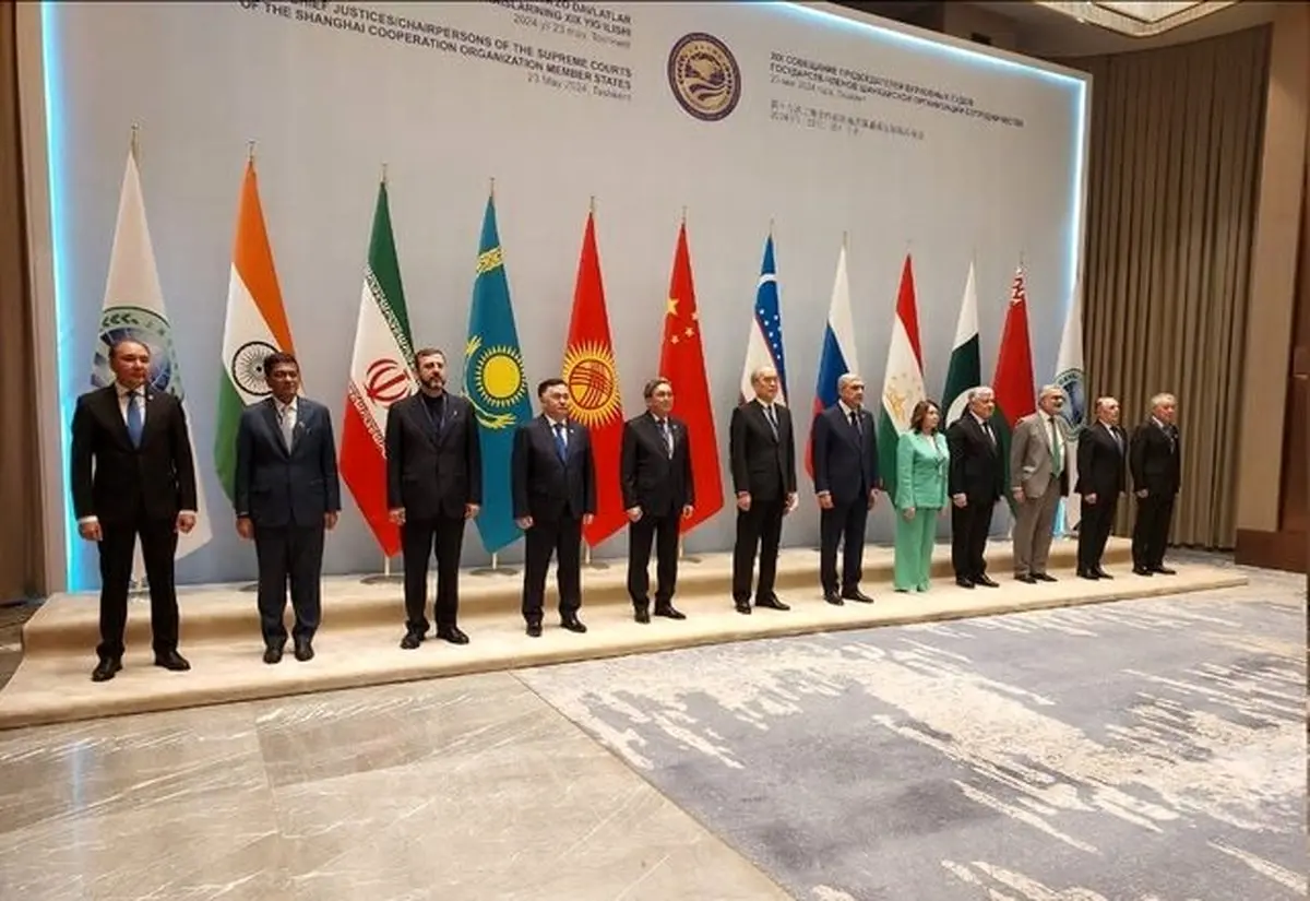 ادای احترام روسای نظام‌های قضایی کشورهای عضو شانگهای به شهدای خدمت