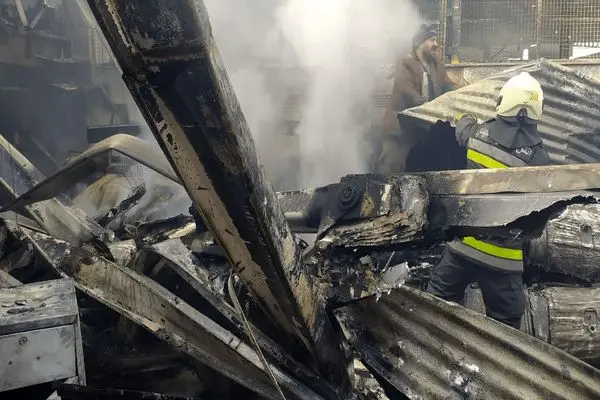 سقوط هلی کوپتر در میدان و میوه و تره بار + فیلم