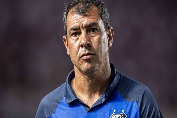 بمب خبری وسط تجمع آبی‌ها ترکید | هواداران معترض: «مربی بی‌غیرت نمی‌خوایم»