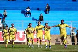 کمک‌داور را با نارنجک مصدوم کردند!