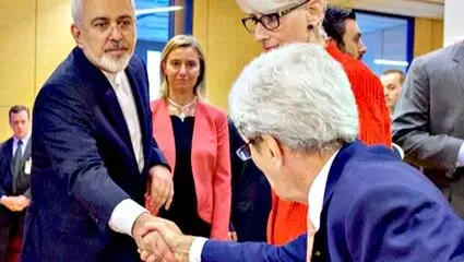 لحظه تاریخی که وزیر خارجه آمریکا به دیدار وزیر خارجه ایران آمد