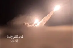 لحظه شلیک موشک‌های مقاومت عراق به سوی اهدافی در شمال فلسطین اشغالی
