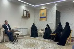 حضور مشاور و دستیار رهبر انقلاب در منزل شهید رئیسی