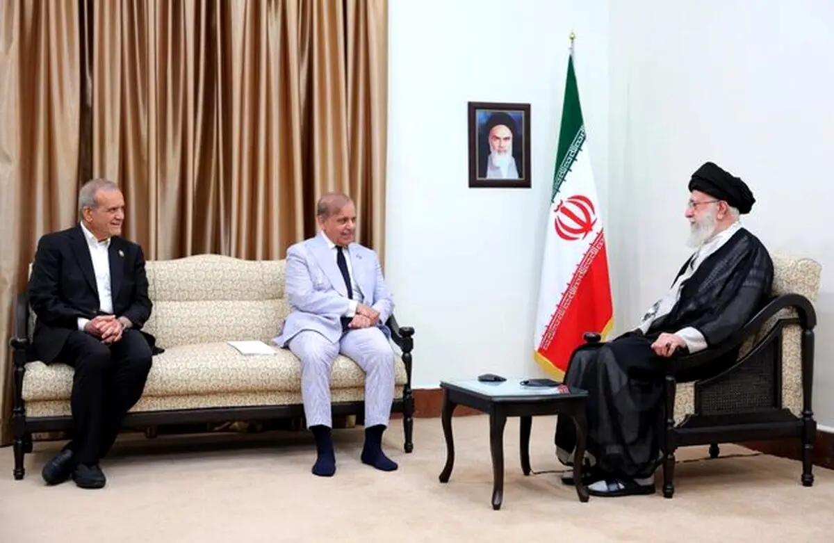 نخست‌ وزیر پاکستان چه پیامی از بیت رهبری به اسلام آباد برد؟