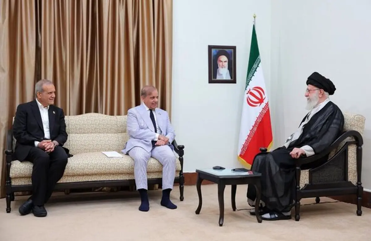 نخست‌ وزیر پاکستان چه پیامی از بیت رهبری به اسلام آباد برد؟