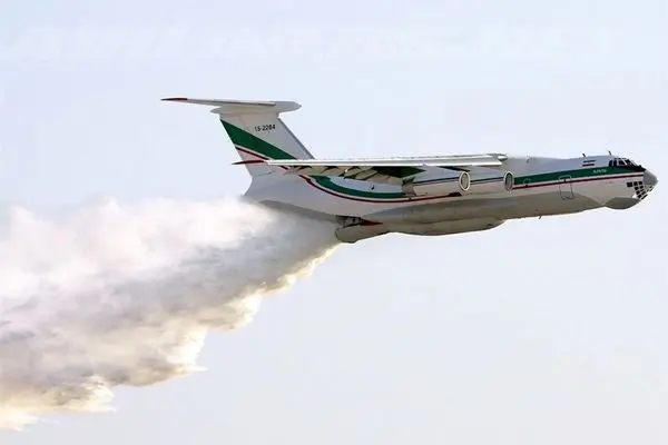 چهاردهمین پرواز آتش نشانی ایلیوشین ایرانی + لحظه تخلیه آب