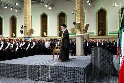 رهبر انقلاب