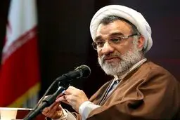 خسروپناه: گردشگری را از ترسِ نفوذ بیگانه محدود نکنید