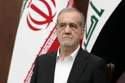 پزشکیان: تقویت تجارت و ارتباطات با عراق را پیگیری می‌کنیم