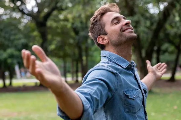 آیا صحبت کردن با خود طبیعی است؟