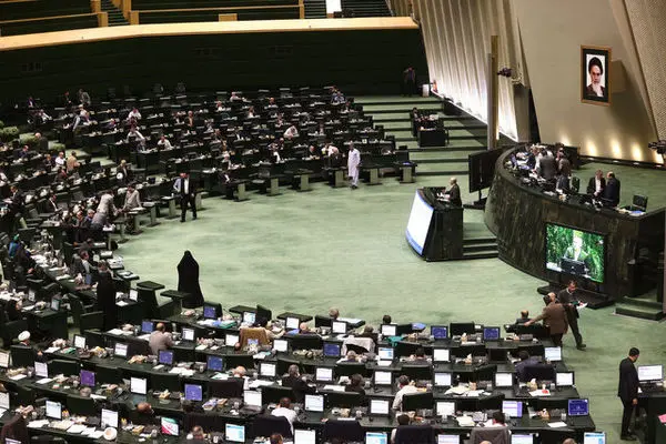قالیباف پیگیر بازگشایی مجلس