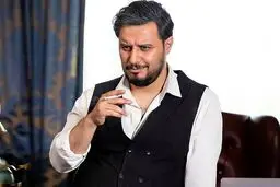 جواد عزتی عزادار شد | سوگواری جگرسوز جواد عزتی در خاکسپاری