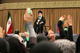 رهبر انقلاب: جرات حمله به مرزهای ایران را ندارند | مسئله مخالفان ایران، انرژی هسته‌ای،حقوق بشر و حقوق زن نیست