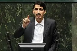 حمله تند مالک شریعتی به شمخانی؛ این کشتی‌ها از کجا آمده؟