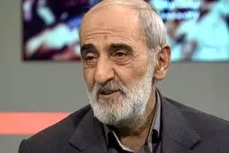 شریعتمداری: تنها راه ایران خروج از ان‌پی‌تی است