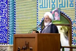 امام جمعه یزد: مردم اعلام کردند نمی‌گذاریم حسین زمان، تنها بماند