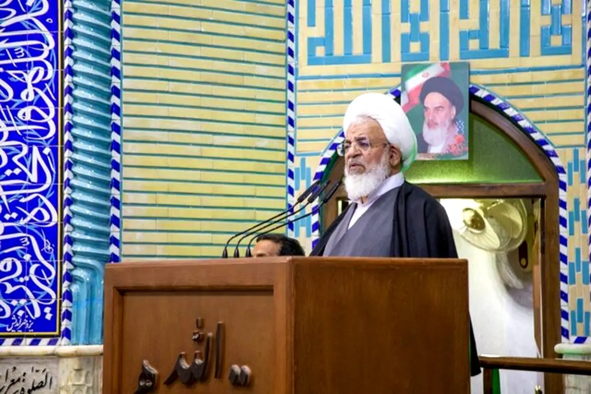 امام جمعه یزد: مردم اعلام کردند نمی‌گذاریم حسین زمان، تنها بماند