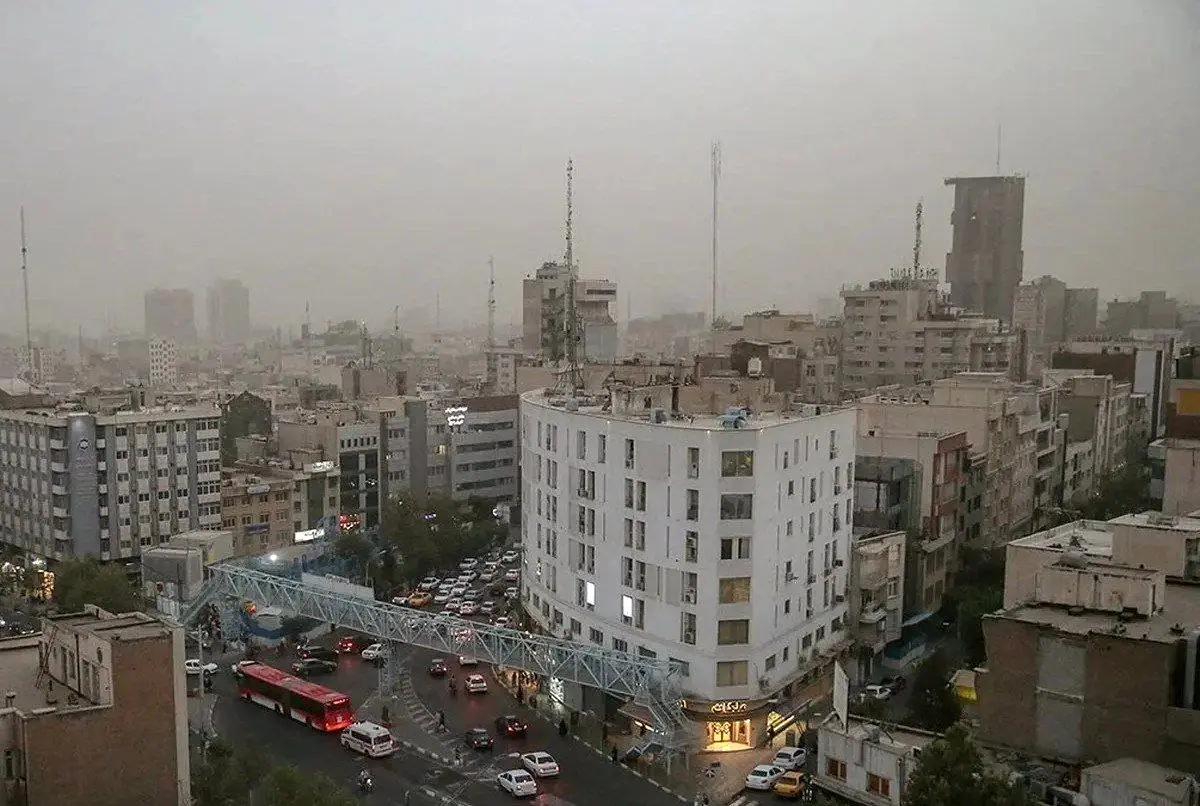 شوخی ناچسب رئیس جمهور درباره تخلیه تهران